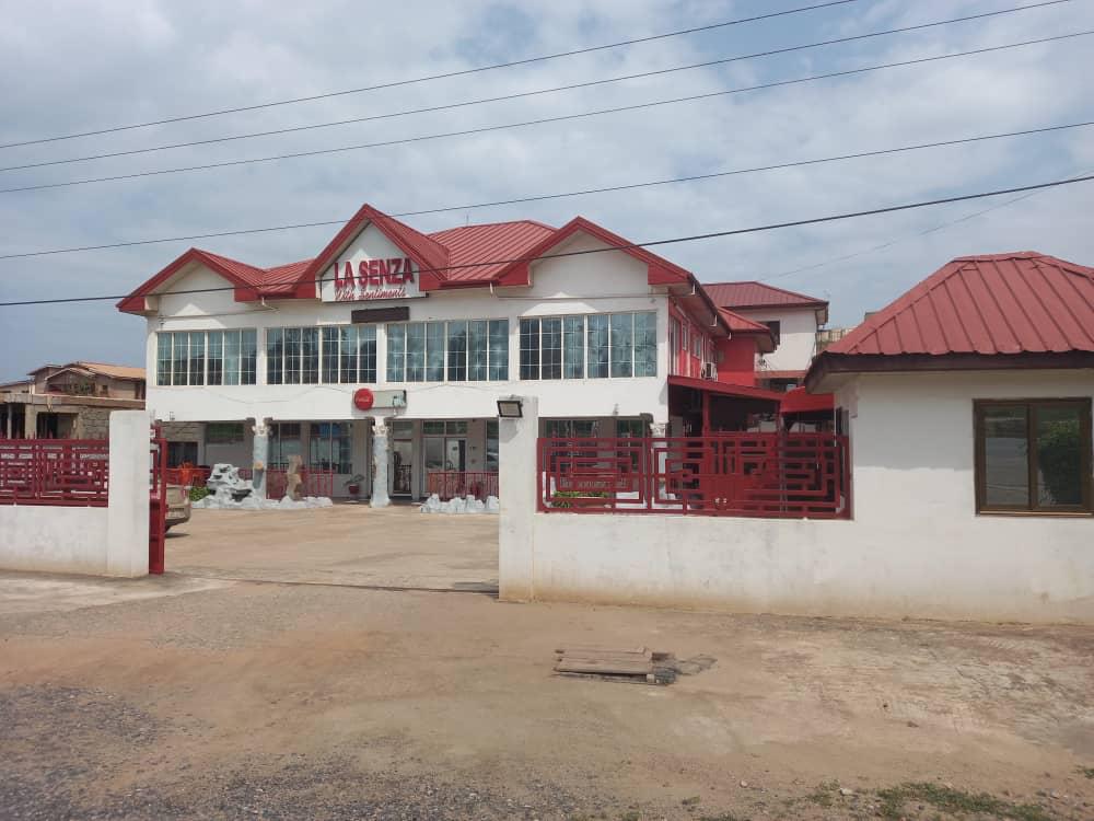 Lasenza Hotel exterior